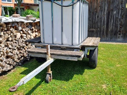 Wasserfass 1.000 l auf Anhänger