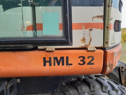 Bild 9:Schaeff Radbagger mit Zwillingsreifen HML 32