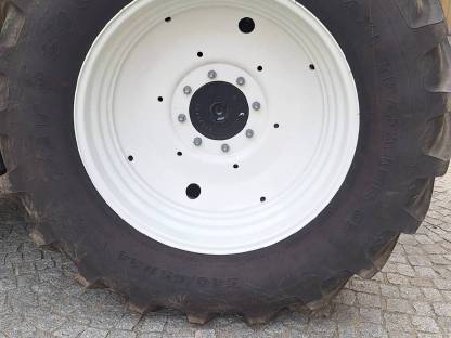 Kompletträder neuwertig 440/65R24 540/65R34