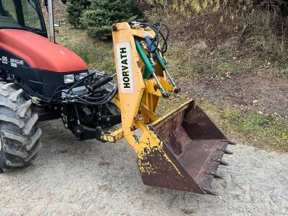 Bild 4:3-Punkt Lader Hecklader