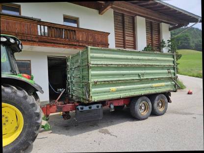 Bild 3:Brantner Tandem Dreiseitenkipper 8 t