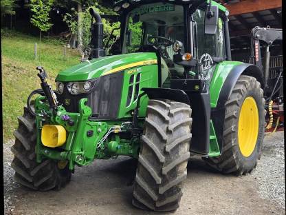 John Deere 6120M