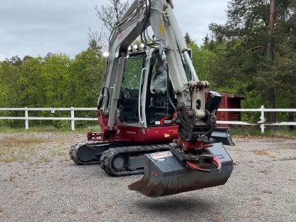 Bild 3:Takeuchi TB260