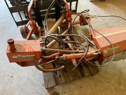 Bild 2:Unterstockfräse Rinieri Weinbau FS 160