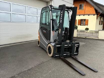 Bild 2:Elektrostapler, 4-Rad Stapler, Still RX 60-30 P