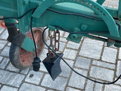 Bild 5:Einachsiger Traktoranhänger