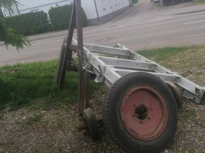 Bild 3:Rahmenteile für Anhängerbau