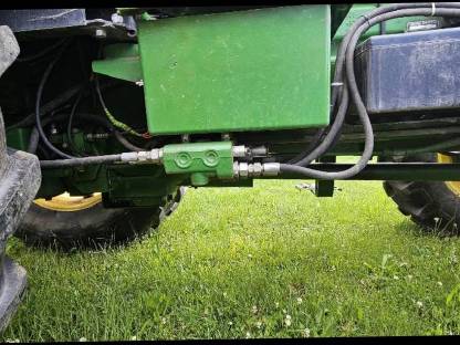 Bild 3:John Deere 3040 mit Schneepflug