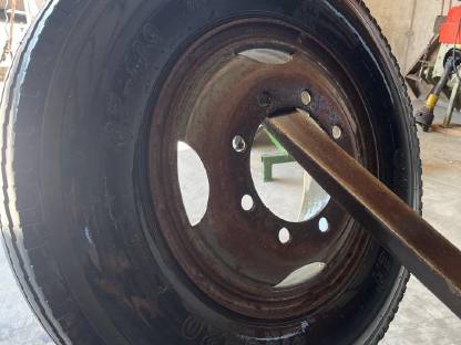 Bild 6:Lkw Reifen 9.00-20