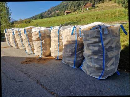 Bild 2:Brennholz Fichte