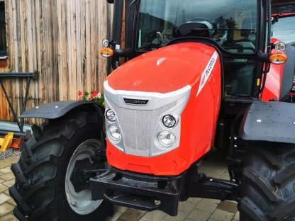 Bild 2:McCormick X5.085 Traktor