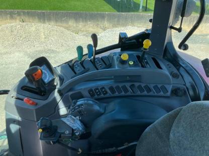 Bild 3:New Holland TS115A