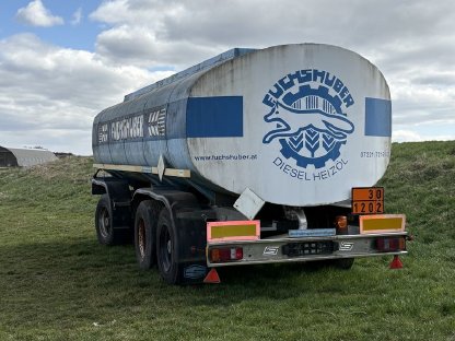 Bild 4:Tankanhänger Schwarzmüller 3-achs