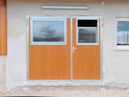 Bild 3:Türen und Tore für die Landwirtschaft