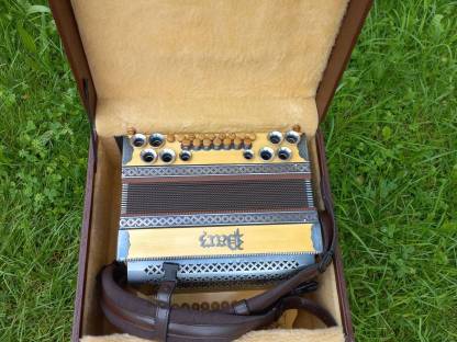 Bild 8:Steirische Harmonika Parz