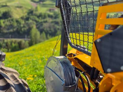 Bild 5:Uniforest 55Hpro mit Hilfseilwinde