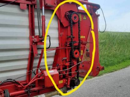 Bild 4:Ladewagen Pöttinger Ernteboss 2