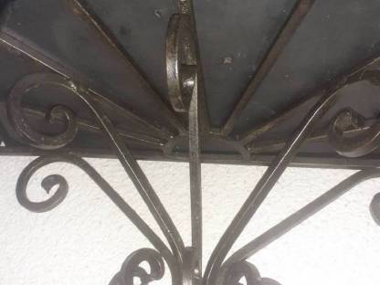 Bild 3:Schmiedeeisen Blumenampel mit Einsatz