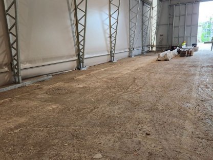 Leichtbauhalle 100x25 m und 12 m Höhe
