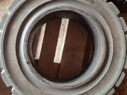 Staplerreifen 18x9-15 zwei Stk.