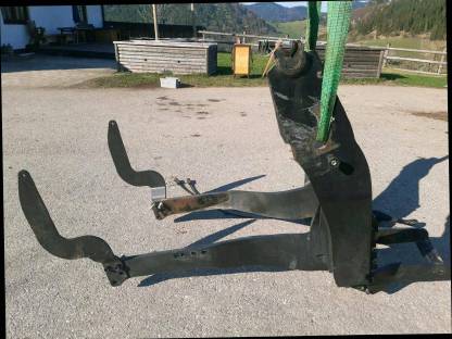 Bild 2:Frontladerkonsole Alö Quicke für Valtra N 111