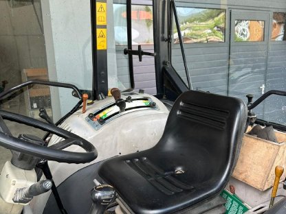 Bild 4:Massey Ferguson 2210