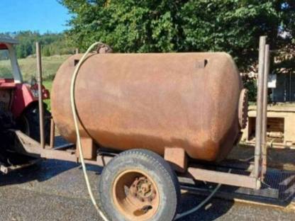 Bild 2:Scheiterwagen Holzwagen Wassertank Kombination