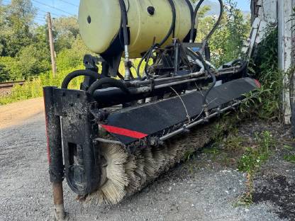 Kehrbesen Holms für Volvo Radlader