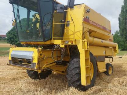 Bild 9:New Holland TX 32 Mähdrescher