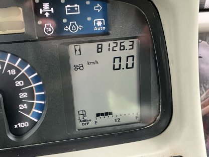 Bild 7:Traktor Deutz-Fahr 6150 TT42 mit Frontlader und Frontheber