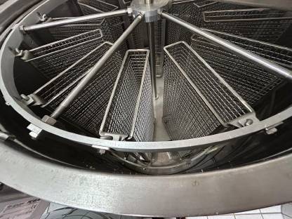 Bild 4:Elektrische Honigschleuder Fritz für 12 Zanderwaben