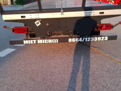 Bild 3:Vermiete Ballenanhänger Metallfach