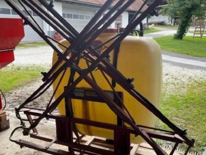 Bild 2:Hardi Feldspritze