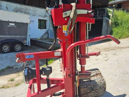 Bild 4:Holzspalter 17t