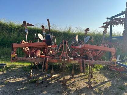 Grubber 4,7 m Flügelschar