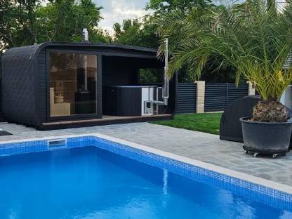 Bild 3:Sauna und Whirlpool