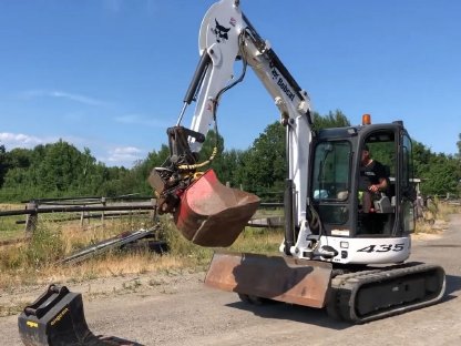 Bobcat 435