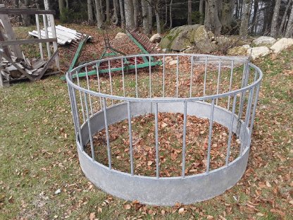 Bild 2:Rundraufe für Schafe und Ziegen