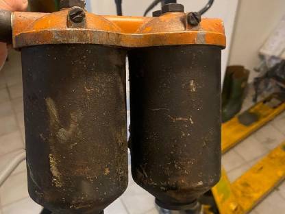 Bild 6:Diverse Steyr 180A, N182A und 182 Teile, Anhängeplatte, Batterie