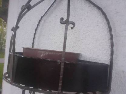 Bild 2:Schmiedeeisen Blumenampel mit Einsatz