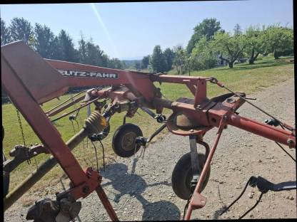 Bild 3:Deutz-Fahr Kreiselheuer KH400