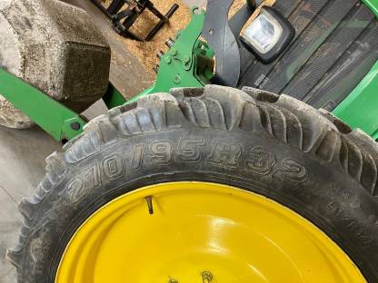 Pflegebereifung für John Deere