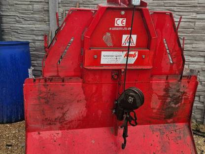 Bild 9:Landmaschine gesucht!