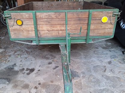 Bild 2:Traktor Einachsanhänger mit Bremse