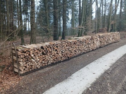 Bild 2:Hartholzscheiter Buche-Esche gemischt trocken