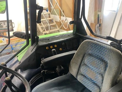 Bild 3:Deutz DX 3.50 mit Frontlader