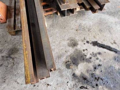 Bild 3:Eisen- und Alu-Formrohrreste