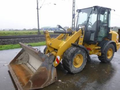 2010 CAT 907H