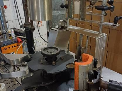 Bild 4:Etikettiermaschine