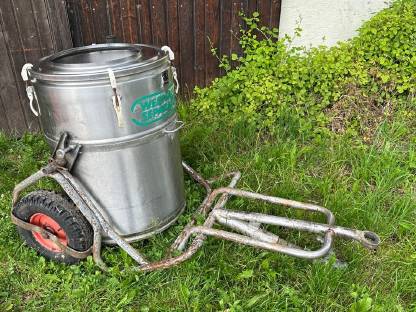 Bild 2:WESTFALIA Milchtank mit Wagerl